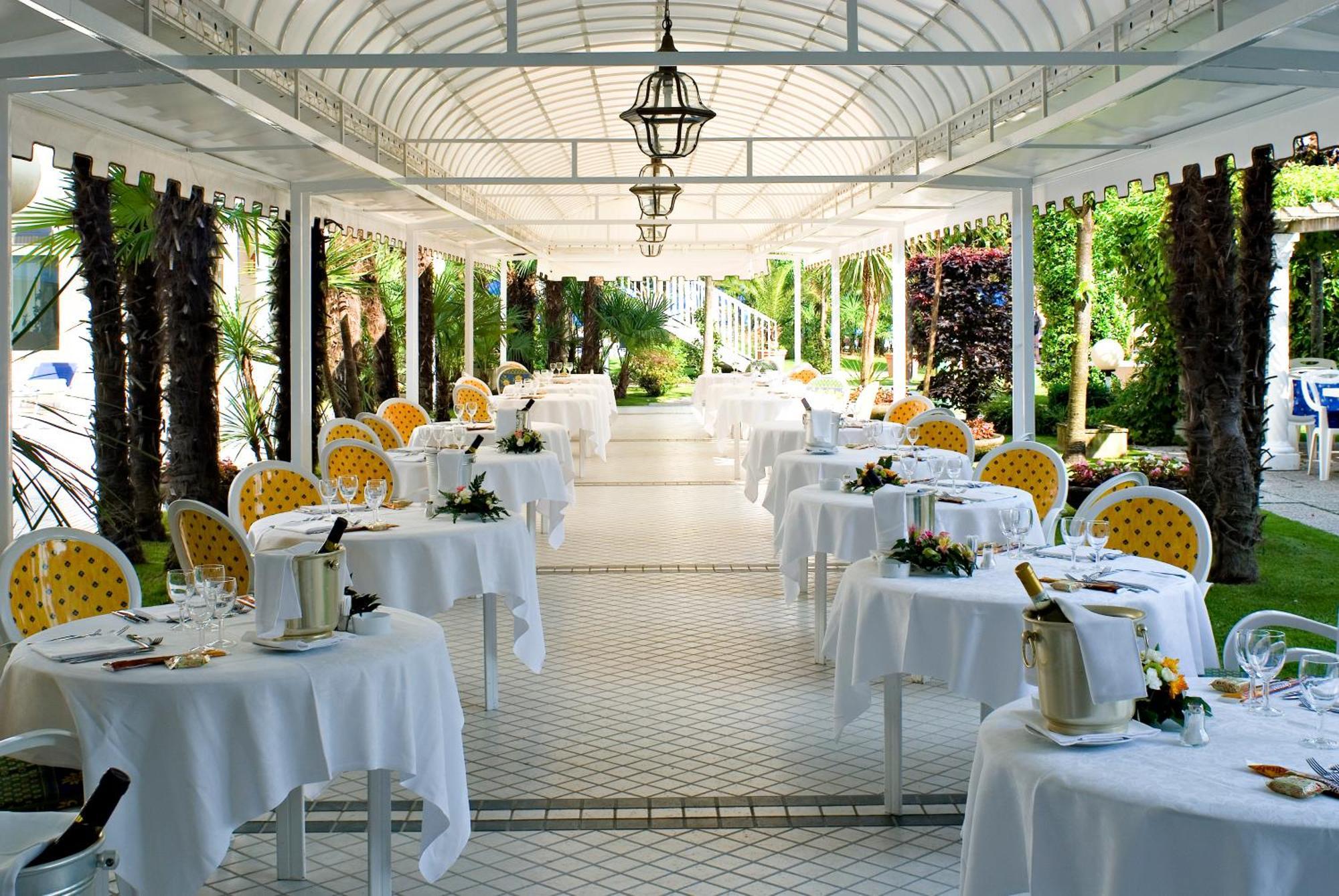 Hotel Metropole Абано Терме Екстериор снимка