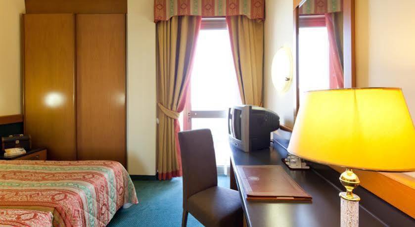 Hotel Metropole Абано Терме Екстериор снимка